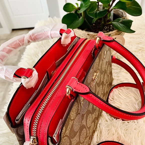 Coach Mini Lillie Carryall - Picture 2 of 8